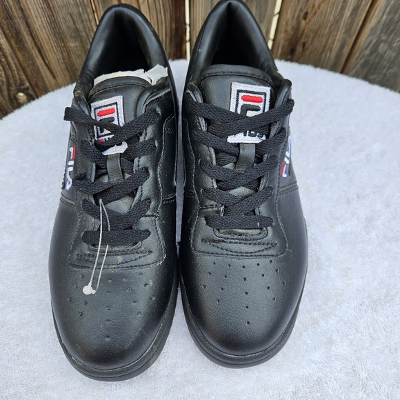 Fila Big Kids Black and Red Sneakers Size 5 - Picture 8 of 16